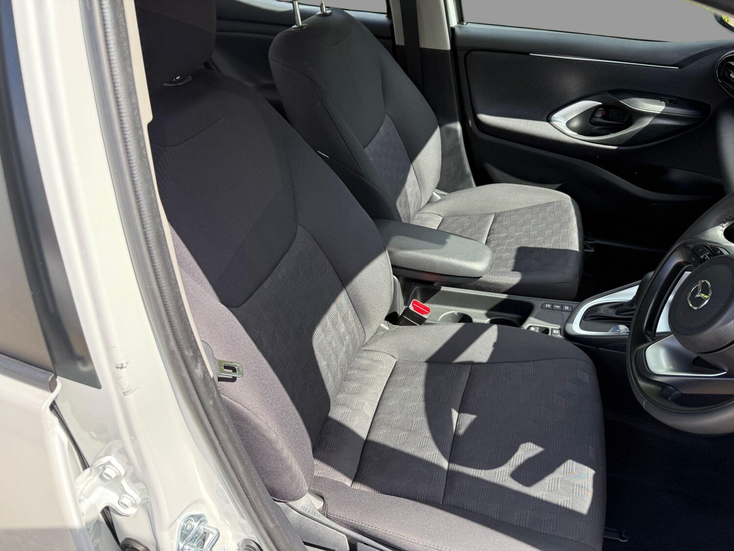 Used Mazda Mazda2 HYBRID 2025 for sale - 77497569: Photo 12