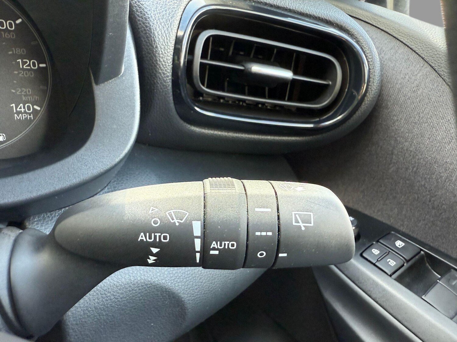 Used Mazda Mazda2 HYBRID 2025 for sale - 77497569: Photo 16