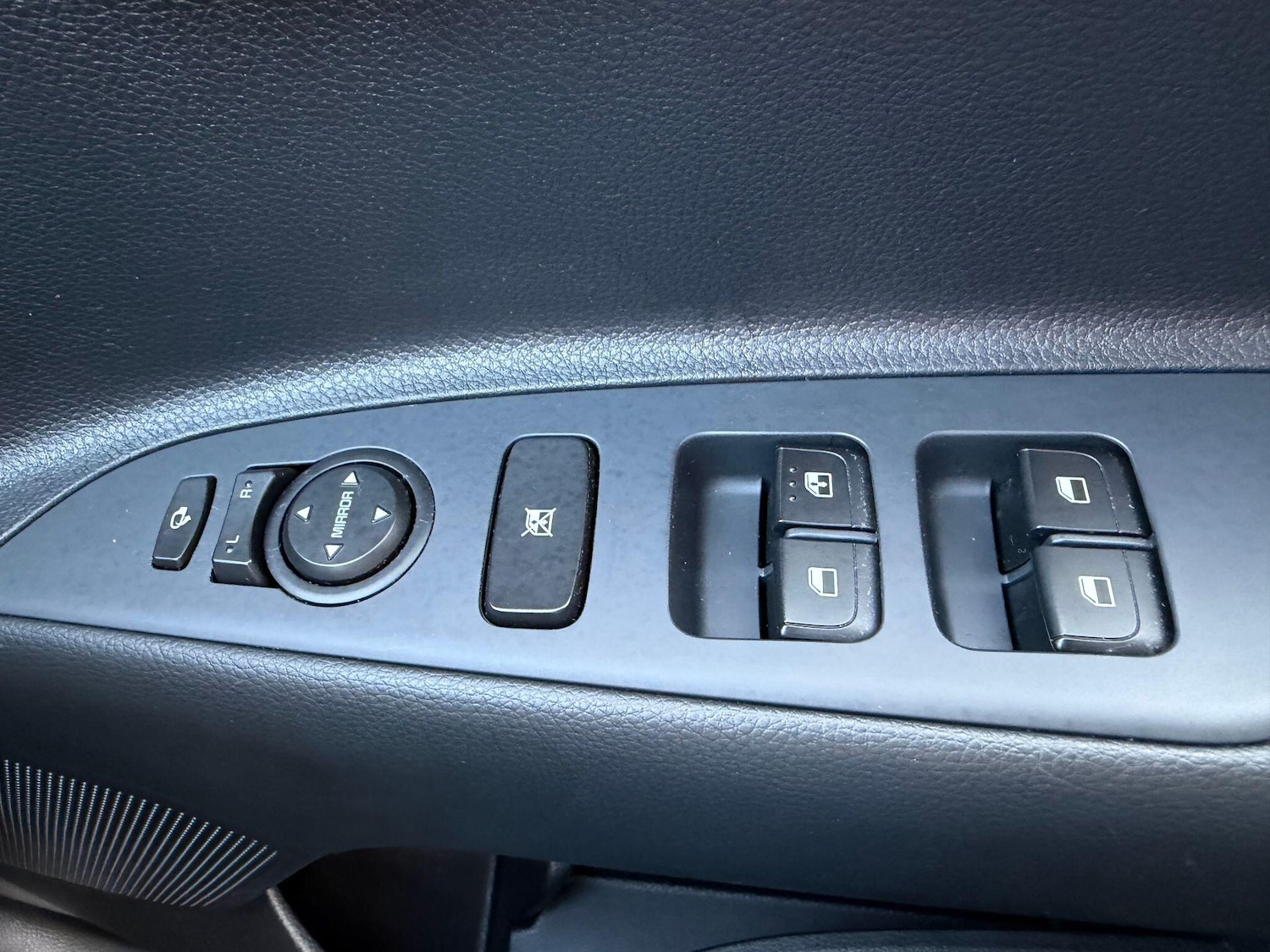 Used Kia Stonic for sale - 77754351: Photo 17