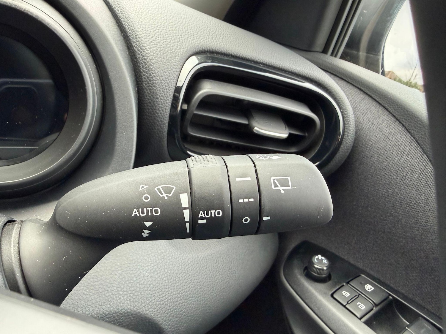 Used Toyota Yaris 2024 for sale - 77193087: Photo 18