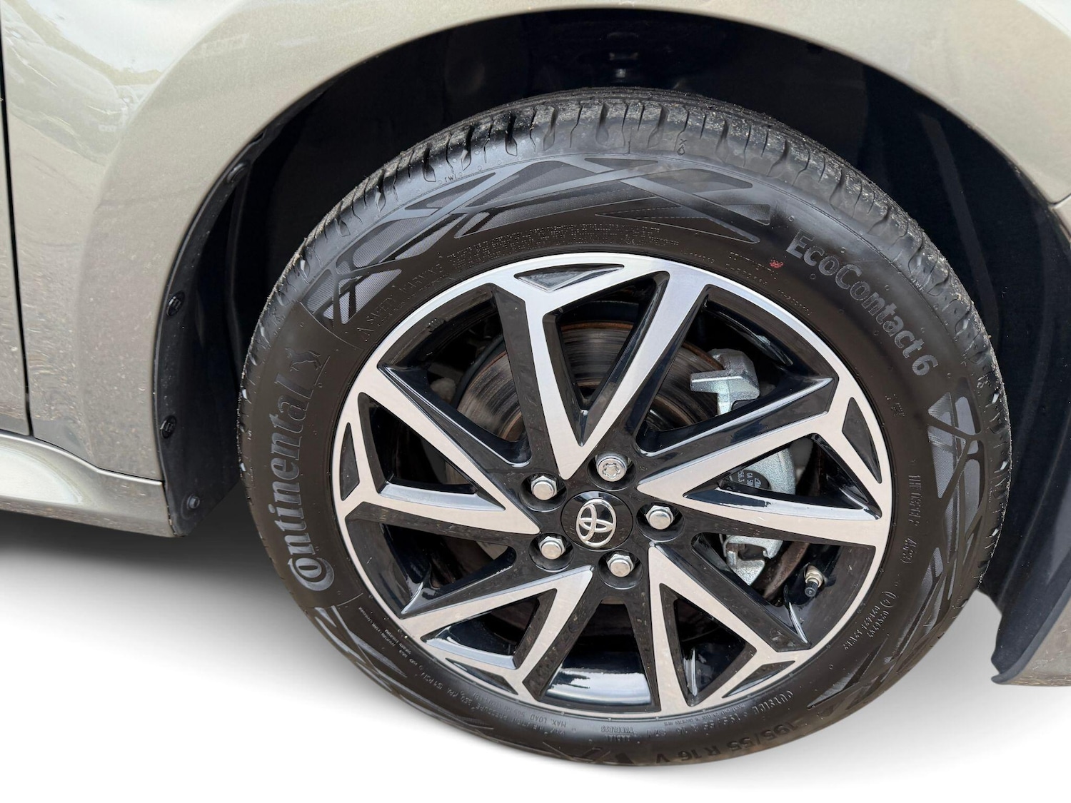 Used Toyota Yaris 2024 for sale - 77193087: Photo 25