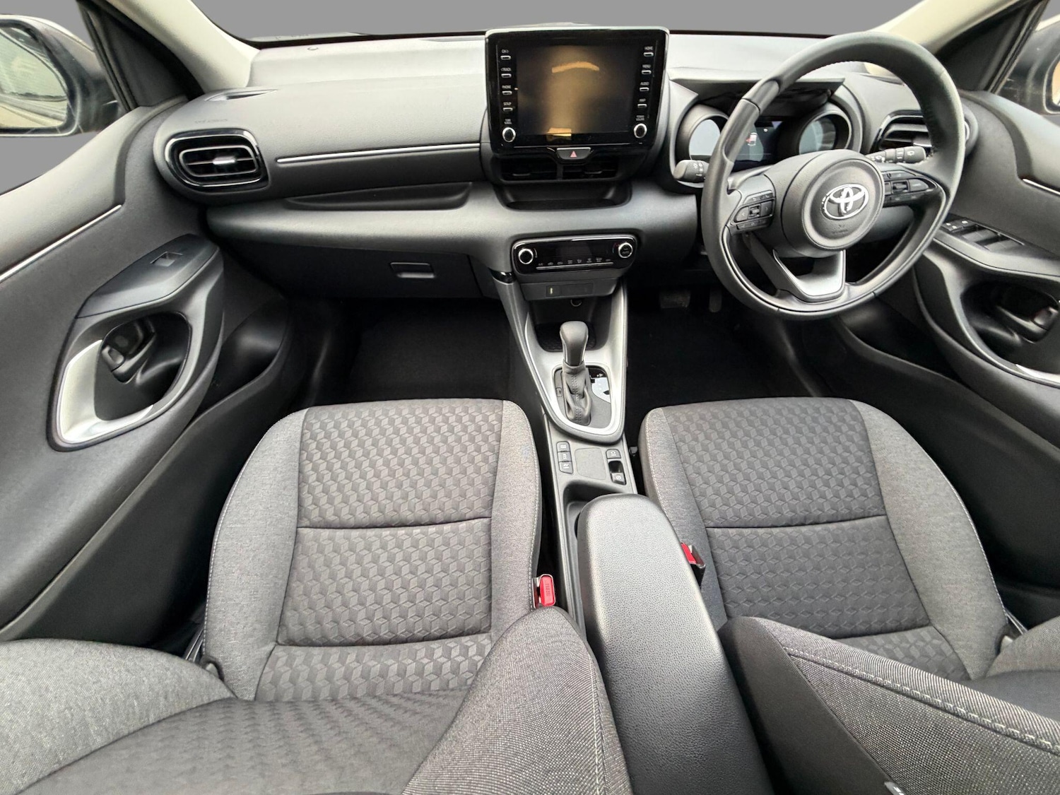 Used Toyota Yaris 2024 for sale - 77193087: Photo 33