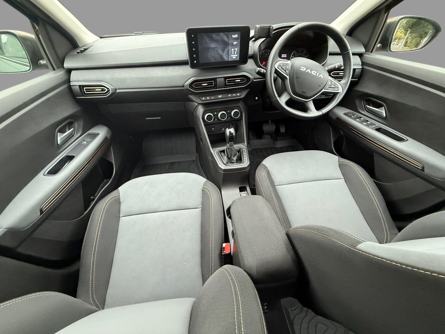 Used Dacia Sandero Stepway 2024 for sale - 77478734: Photo 10