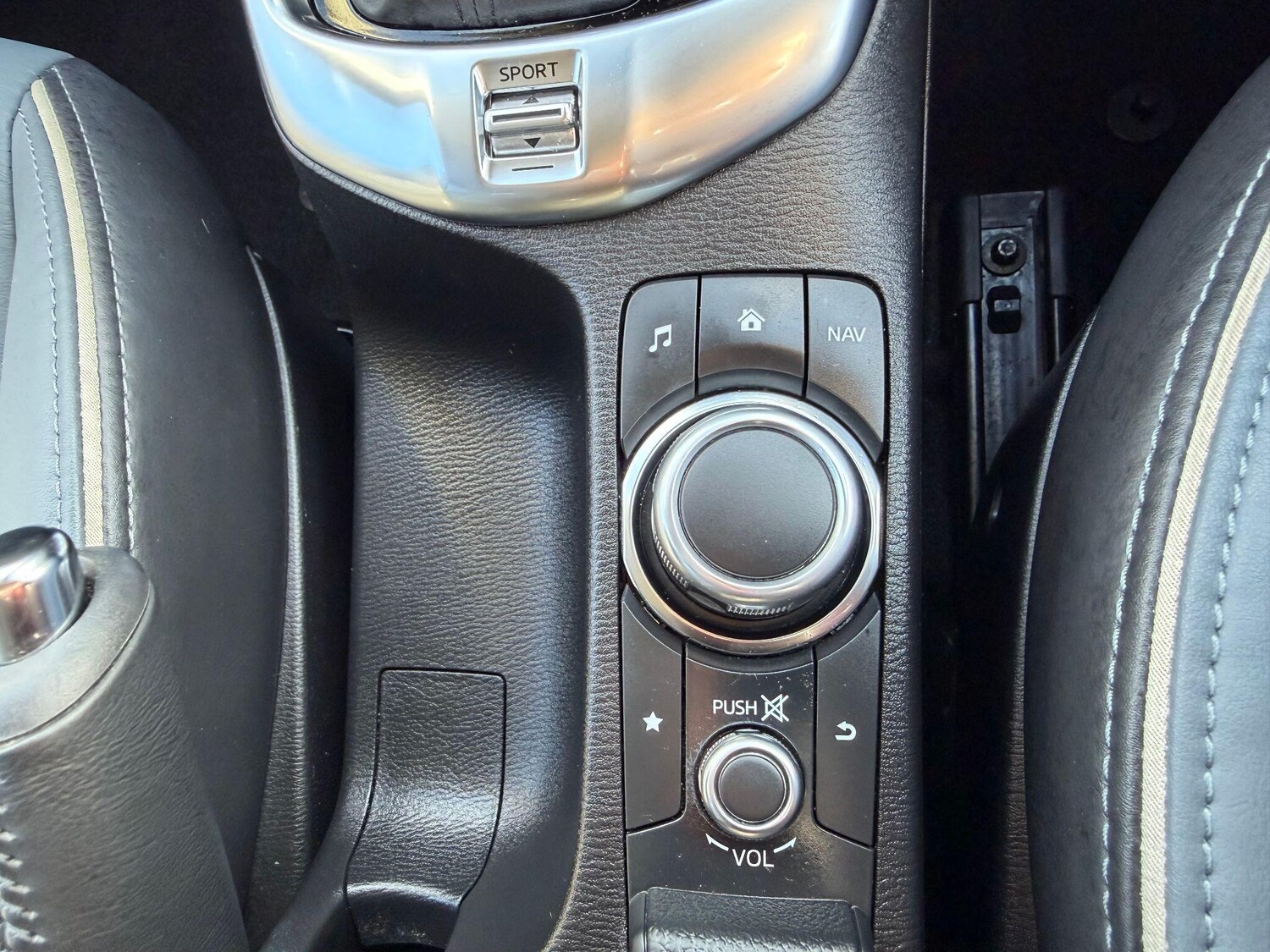 Used Mazda Mazda2 for sale - 77497405: Photo 16