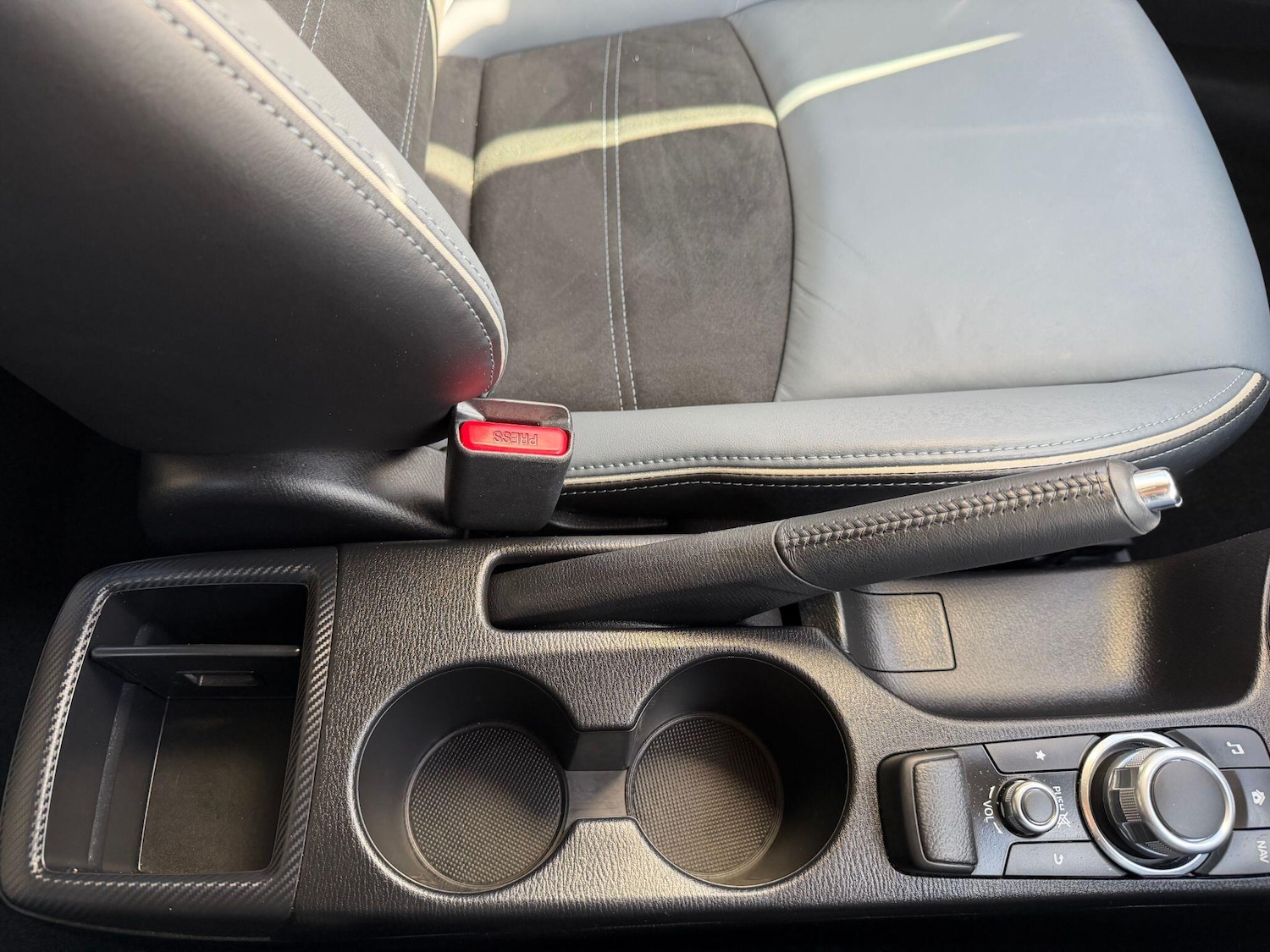 Used Mazda Mazda2 for sale - 77497405: Photo 9