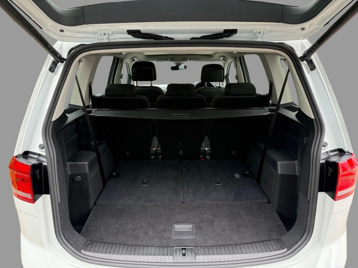 Used Volkswagen Touran for sale - 77497561: Photo 35