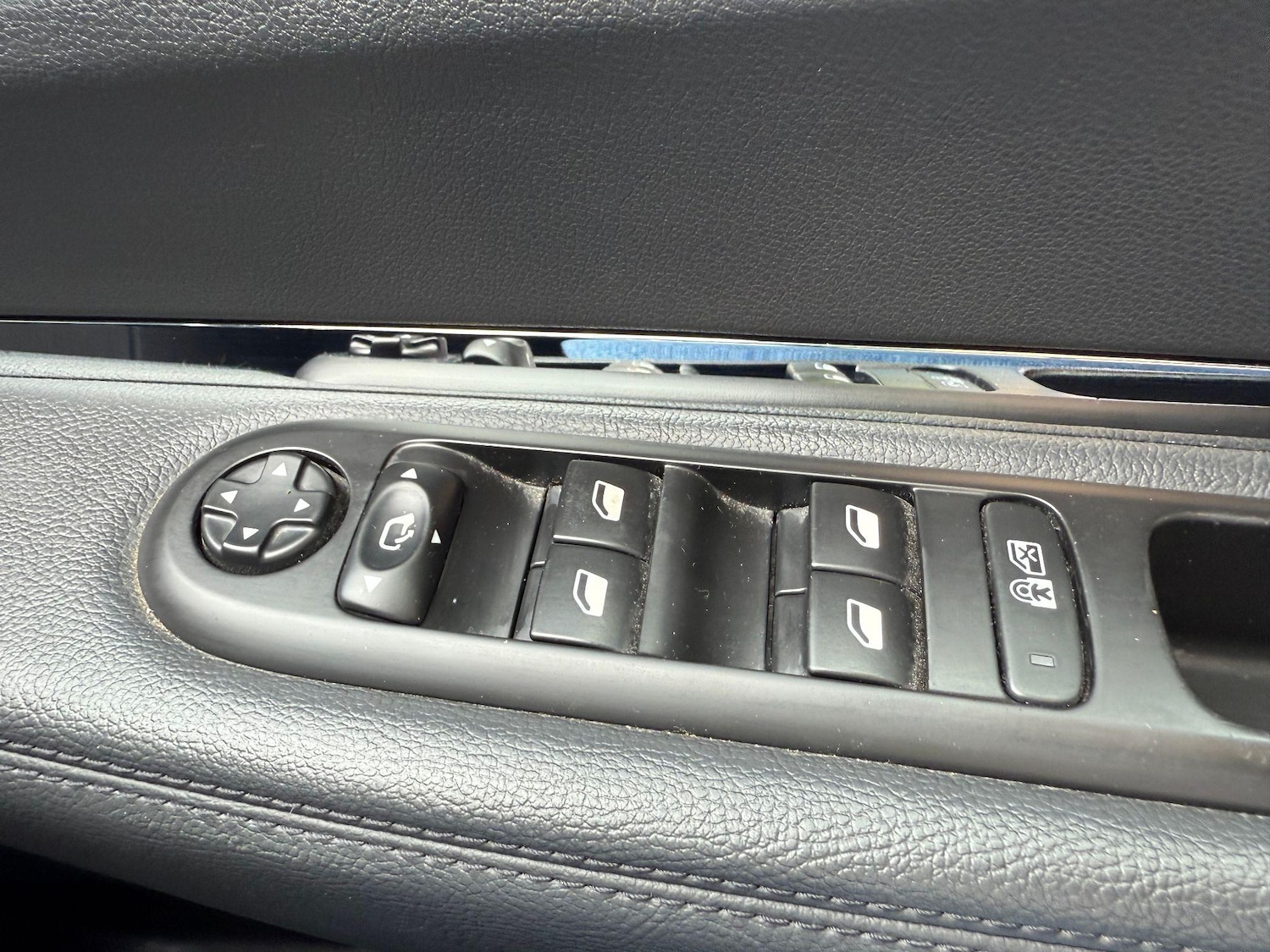 Used Peugeot 3008 2014 for sale - 77193137: Photo 18