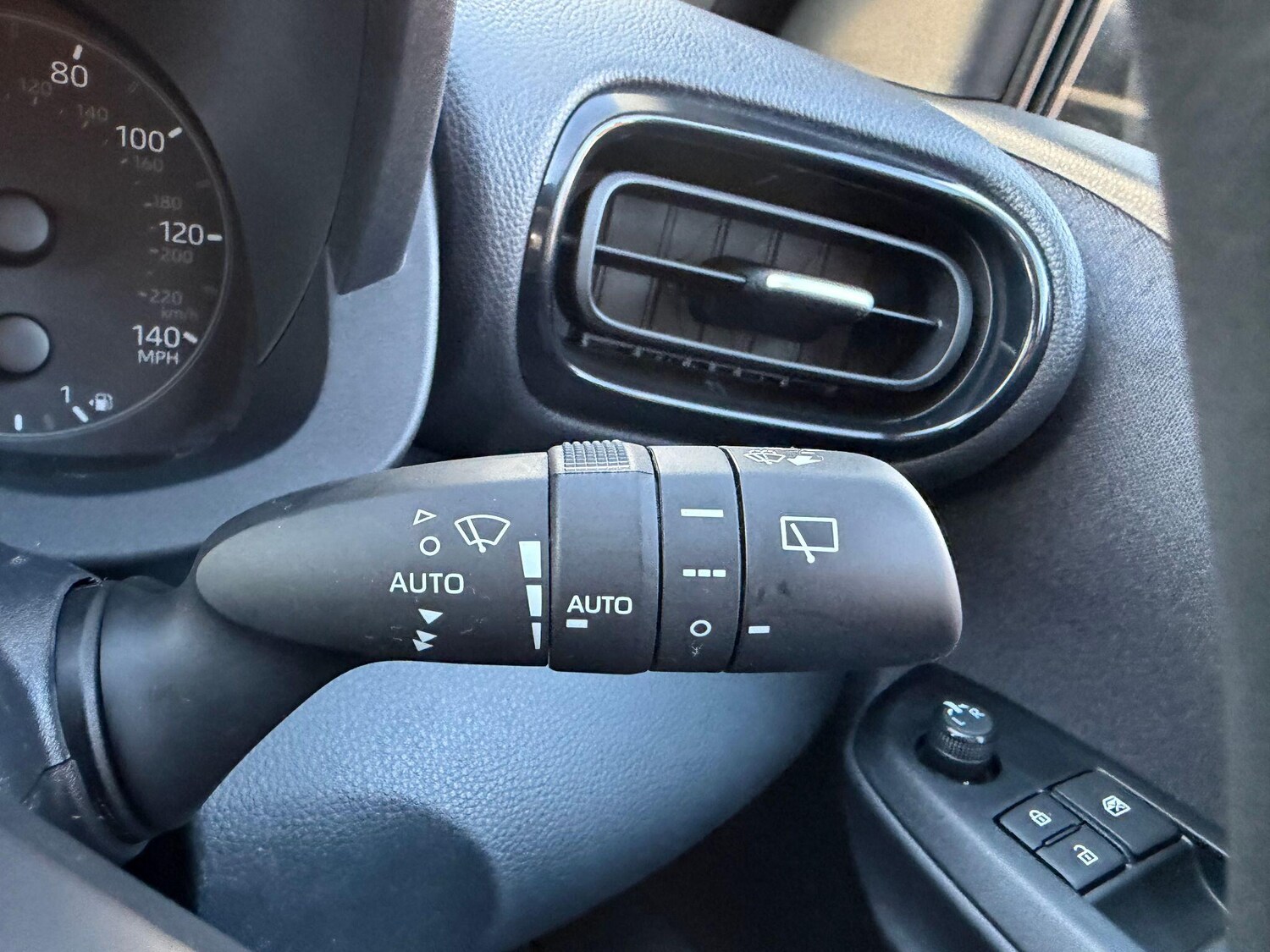 Used Toyota Yaris for sale - 77497247: Photo 17