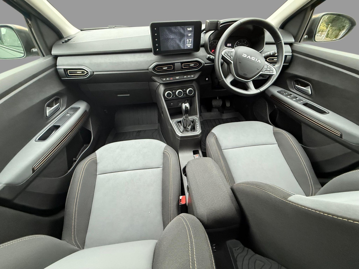 Used Dacia Sandero Stepway 2024 for sale - 77193176: Photo 10