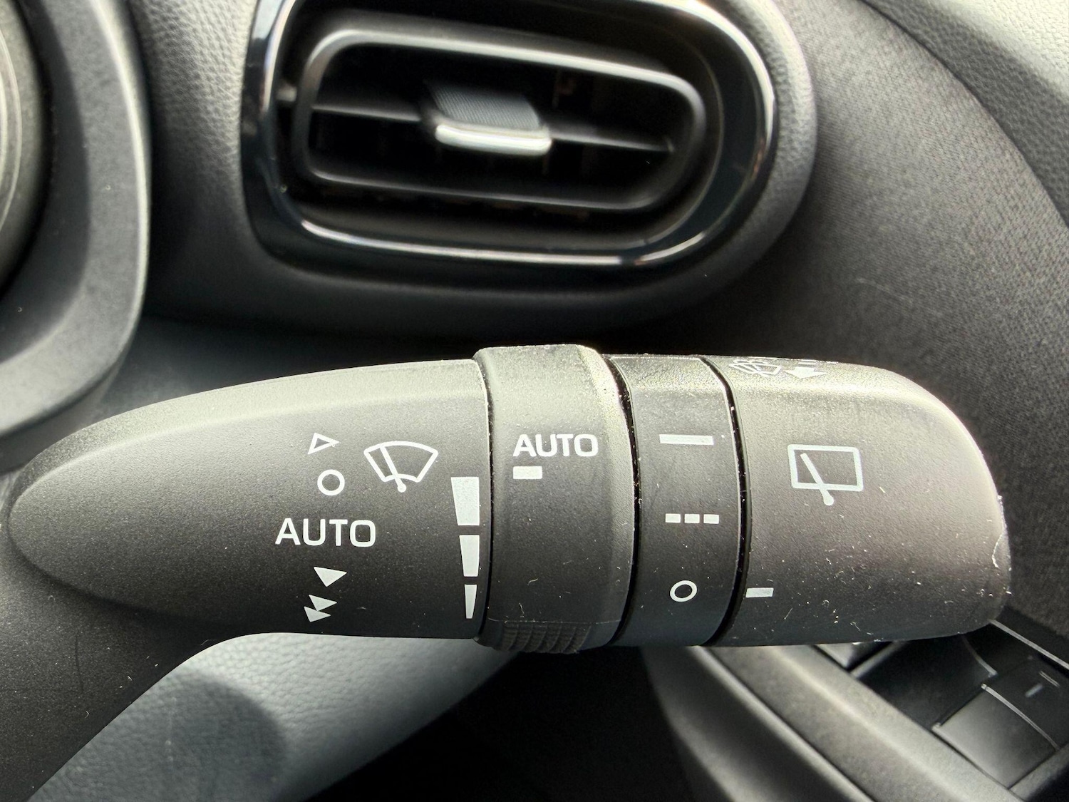 Used Toyota Yaris 2022 for sale - 77496491: Photo 20