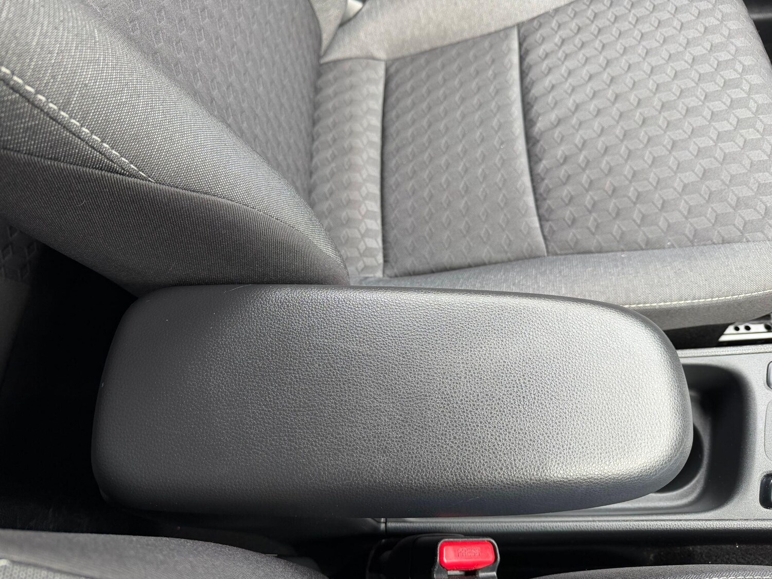 Used Toyota Yaris 2022 for sale - 77496491: Photo 29