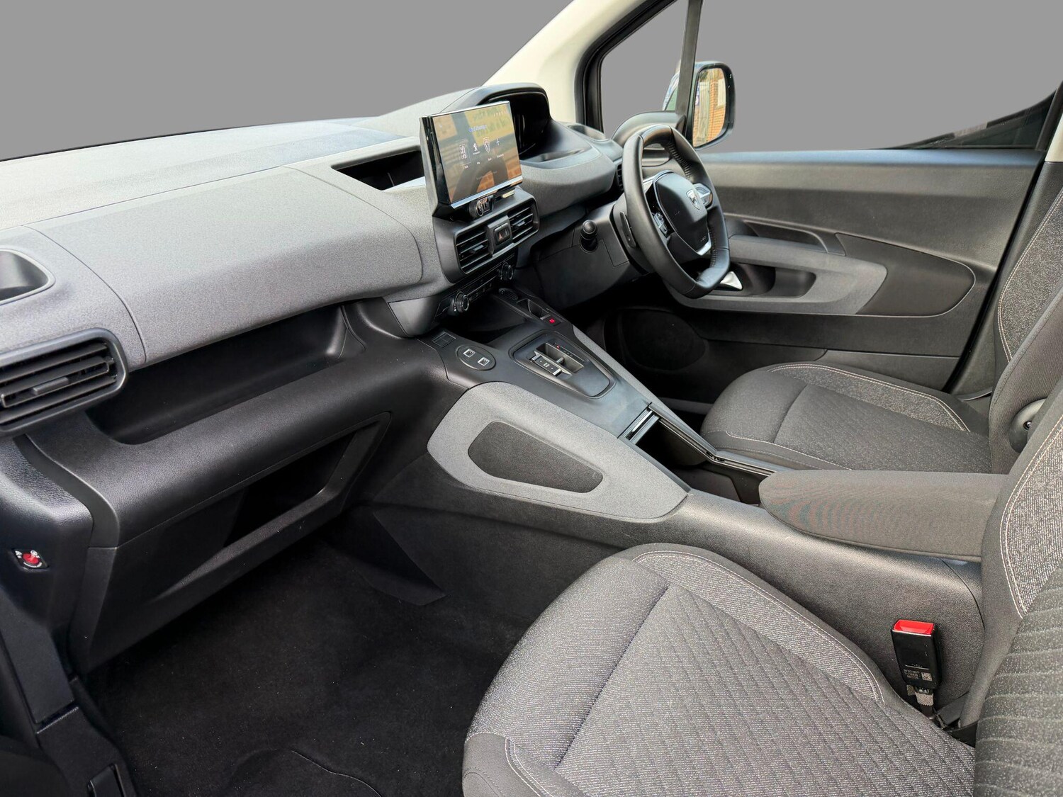 Used Peugeot Rifter 2025 for sale - 77479590: Photo 32