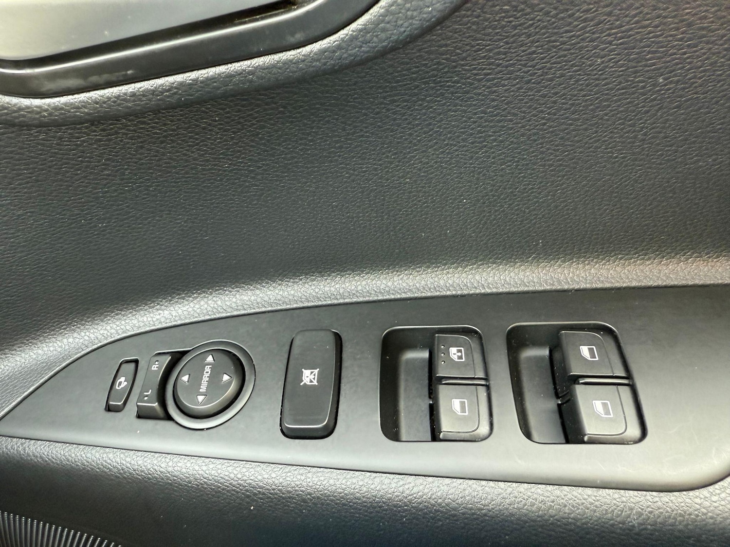 Used Kia Stonic 2022 for sale - 77193155: Photo 16