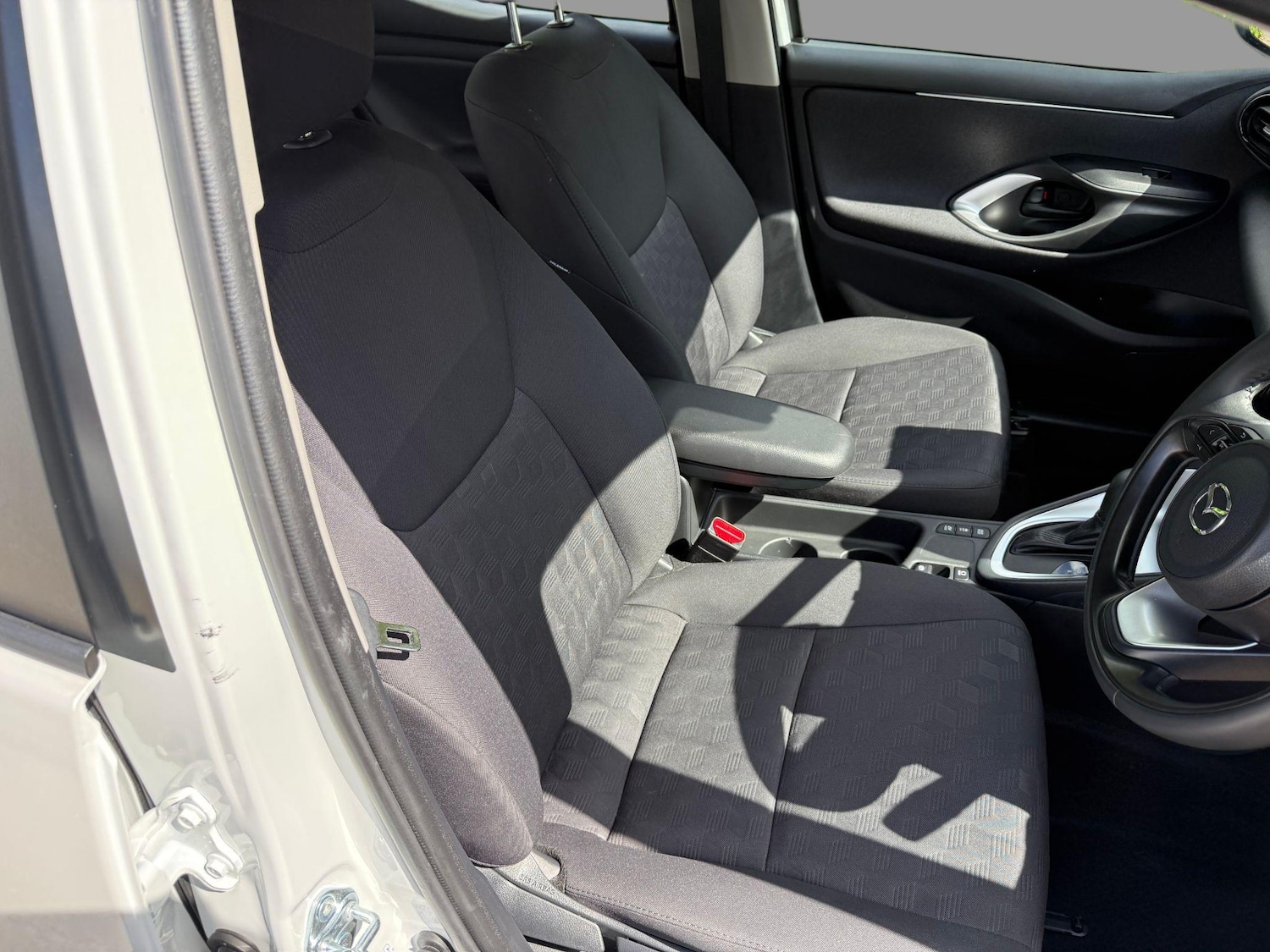 Used Mazda Mazda2 HYBRID 2025 for sale - 77193145: Photo 12