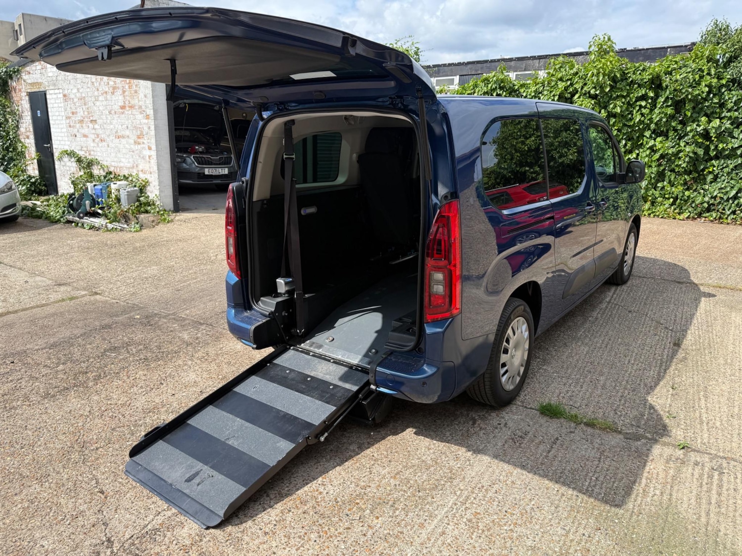 Used Vauxhall Combo Life 2022 for sale - 77496282: Photo 2