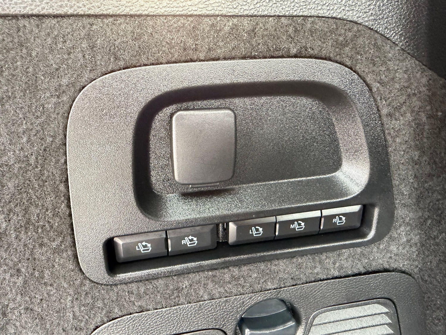 Used Ford Galaxy 2022 for sale - 77193094: Photo 28