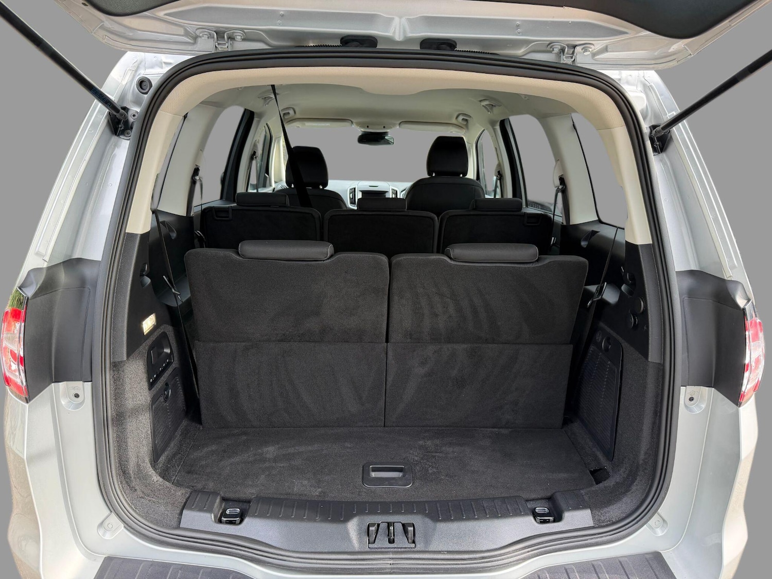 Used Ford Galaxy 2022 for sale - 77193094: Photo 39