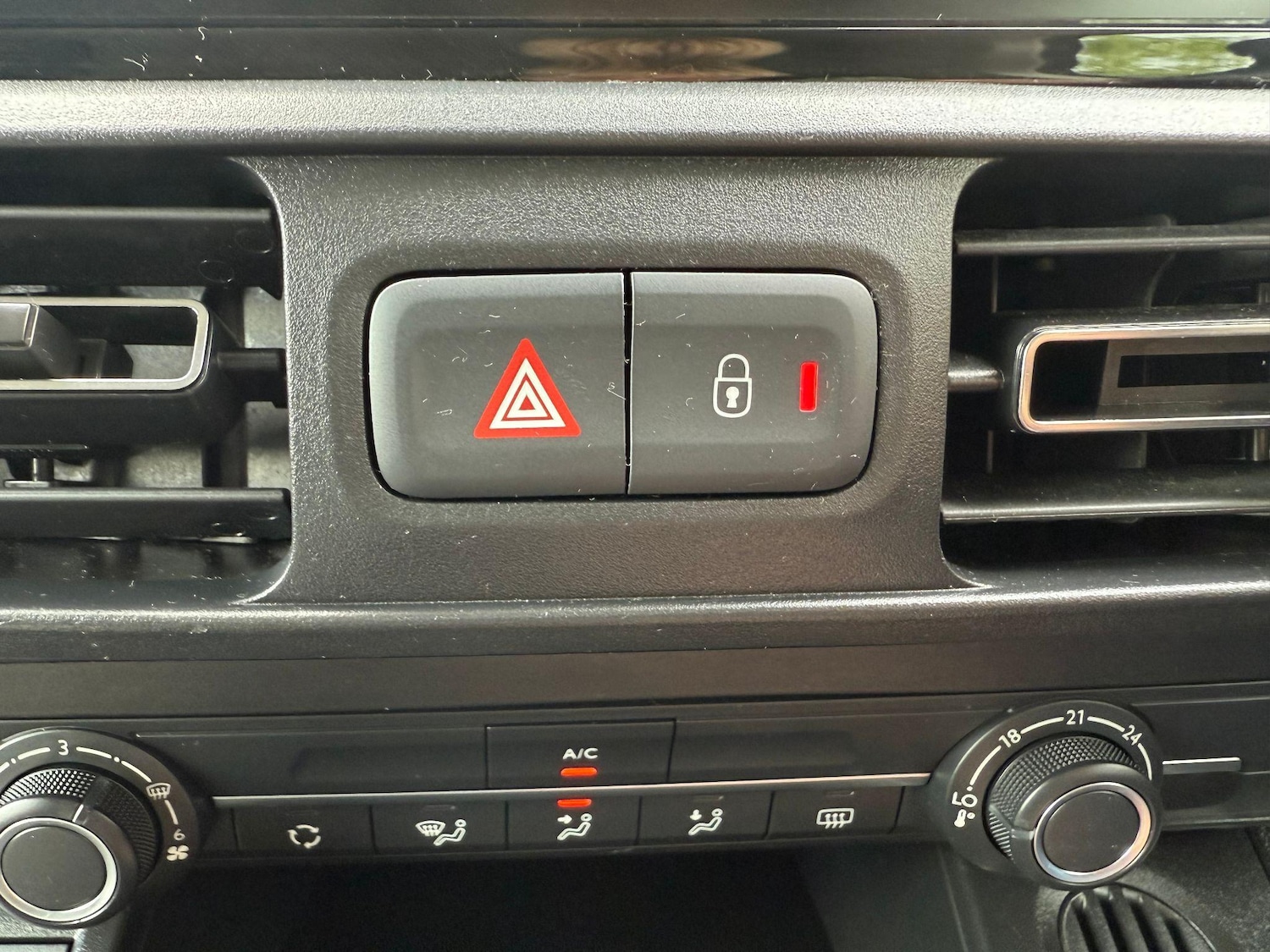 Used Vauxhall Combo Life 2023 for sale - 77193161: Photo 21