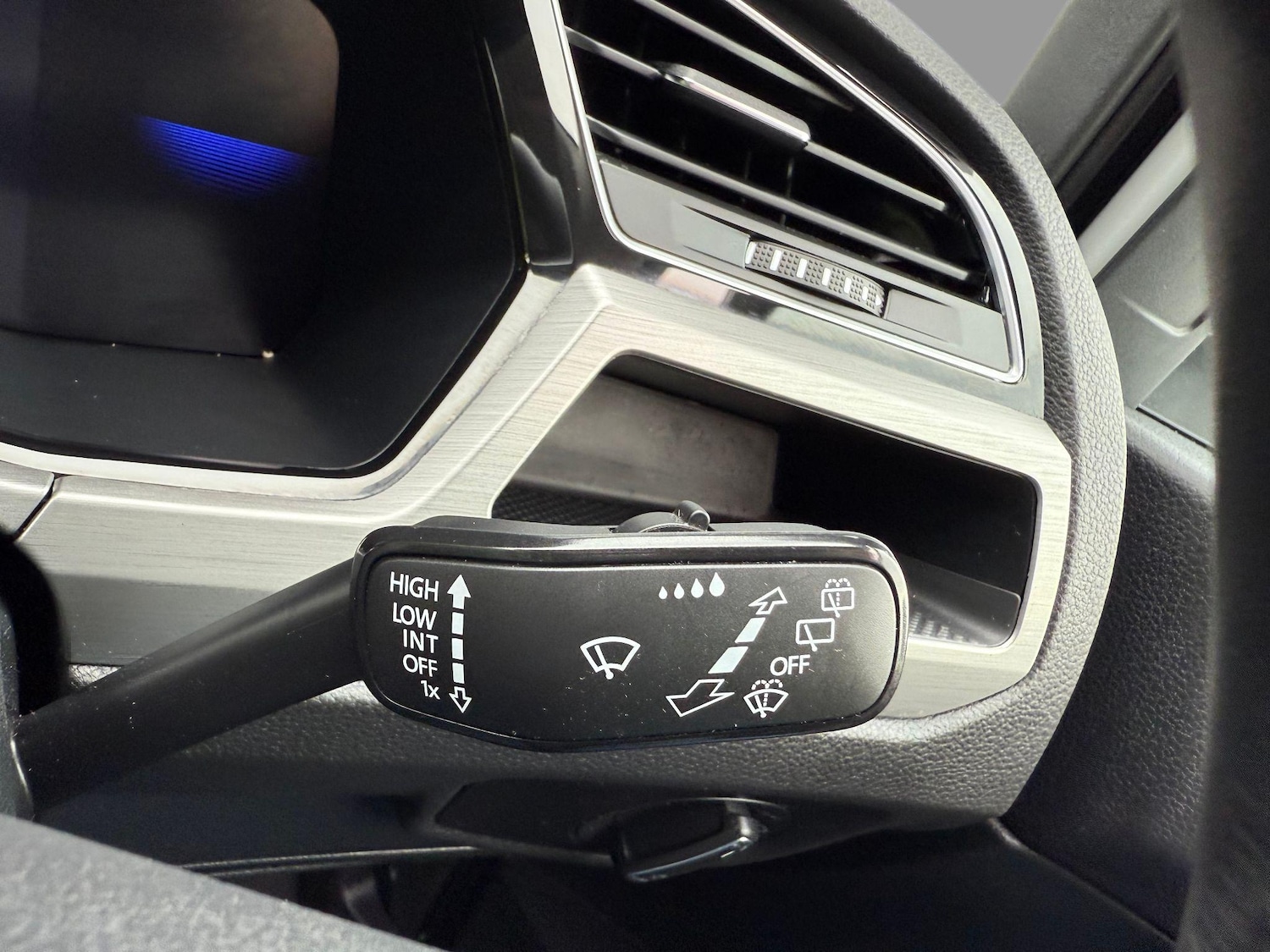 Used Volkswagen Touran 2024 for sale - 77193139: Photo 17