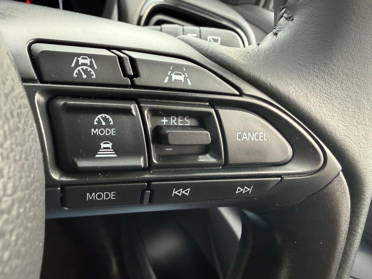 Used Toyota Yaris Cross 2024 for sale - 77193093: Photo 17