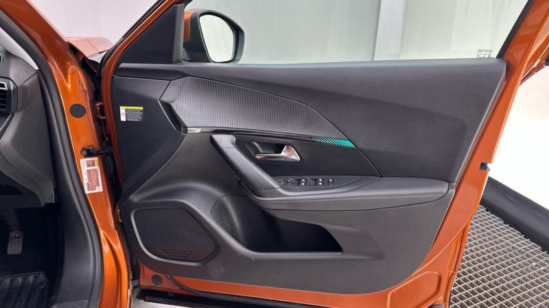 Used Peugeot E-2008 2021 for sale - 77641406: Photo 28