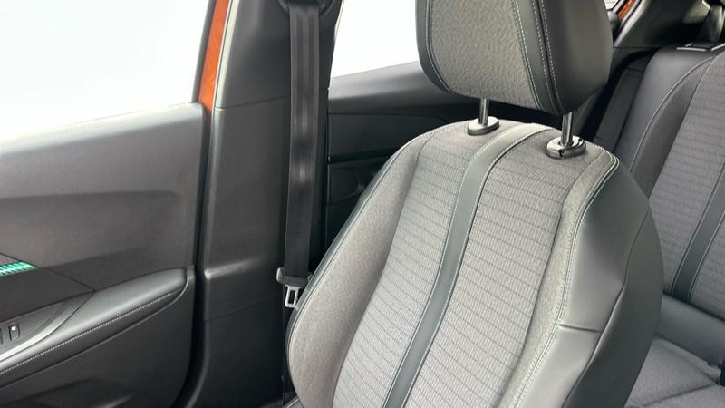 Used Peugeot E-2008 2021 for sale - 77641406: Photo 38