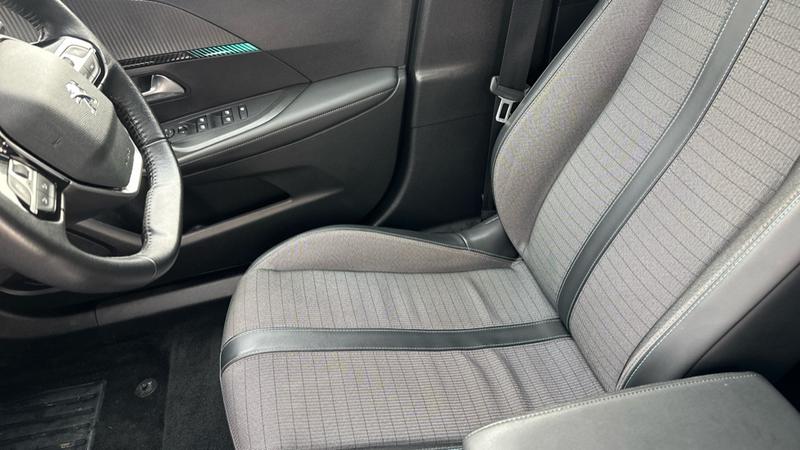 Used Peugeot E-2008 2021 for sale - 77641406: Photo 39