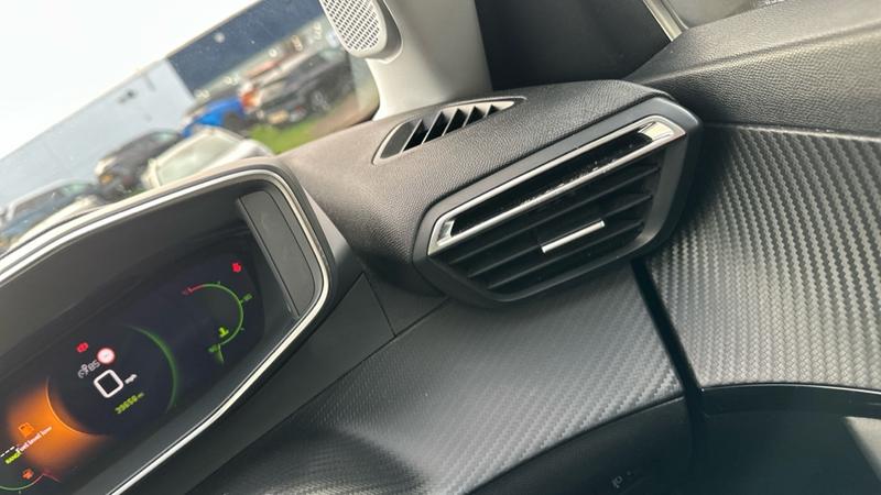 Used Peugeot 2008 2022 for sale - 77198833: Photo 43