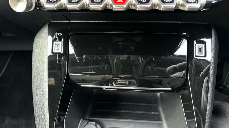 Used Peugeot E-2008 2025 for sale - 77117367: Photo 54