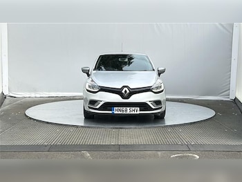 Used Renault Clio 2018 for sale - 79578098: Photo