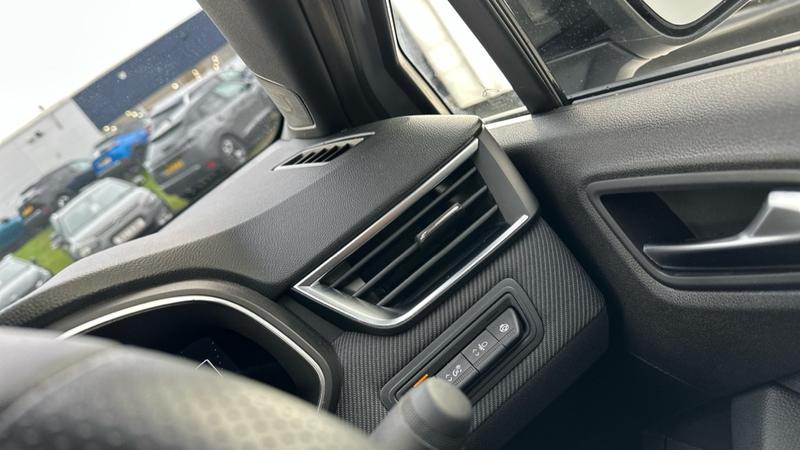 Used Renault Clio 2025 for sale - 76797122: Photo 47