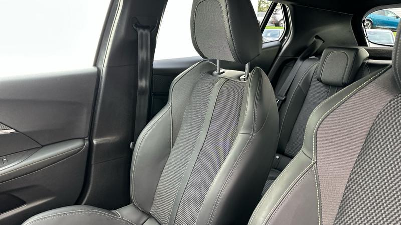 Used Peugeot E-2008 2024 for sale - 76162038: Photo 23