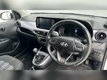 Used Hyundai i10 2023 for sale - 79076923: Photo