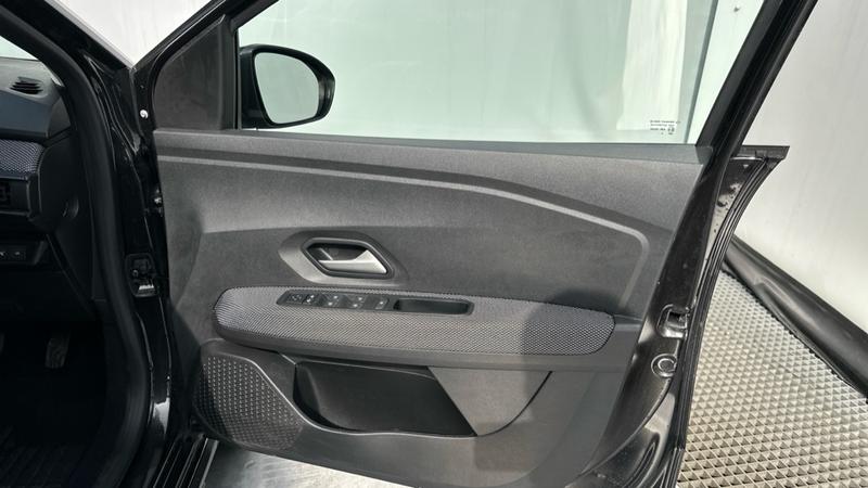 Used Dacia Sandero Stepway 2023 for sale - 78171994: Photo 28