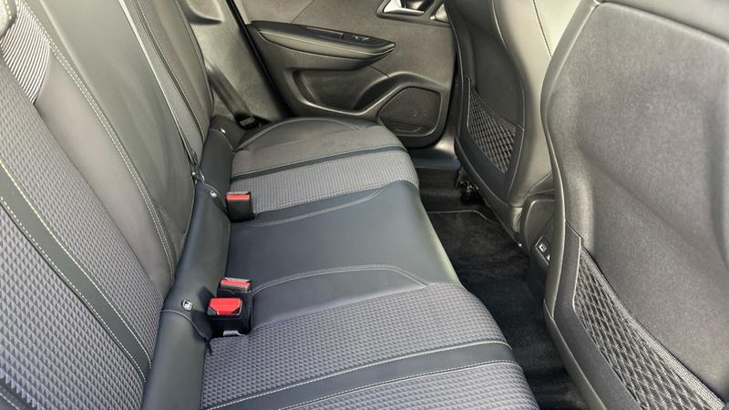 Used Peugeot 2008 2023 for sale - 78162131: Photo 30