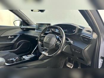 Used Peugeot E-2008 2022 for sale - 78073751: Photo