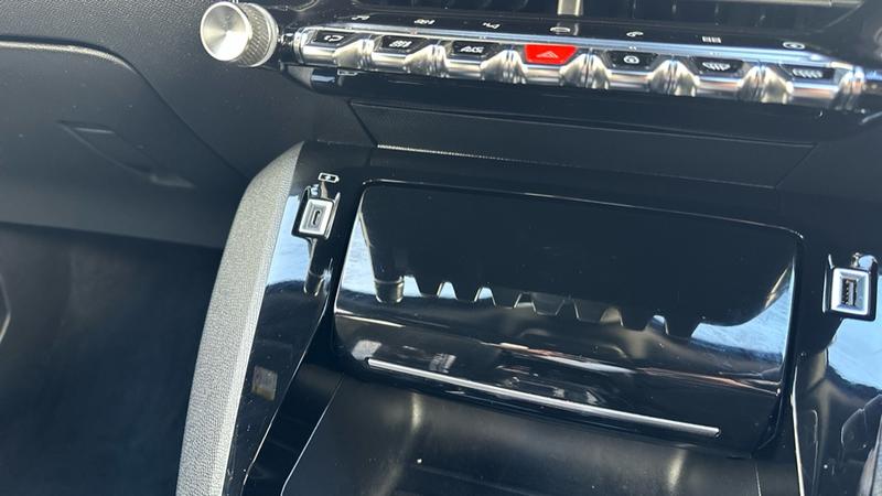 Used Peugeot E-2008 2022 for sale - 78073751: Photo 41