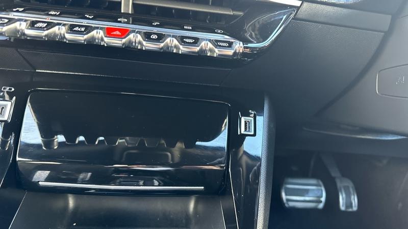 Used Peugeot E-2008 2022 for sale - 78073751: Photo 42