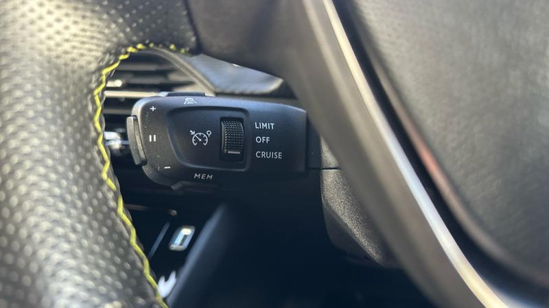 Used Peugeot E-2008 2022 for sale - 78073751: Photo 47