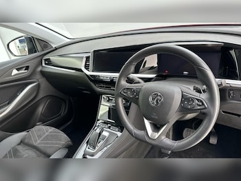 Used Vauxhall Grandland 2022 for sale - 76285404: Photo 2