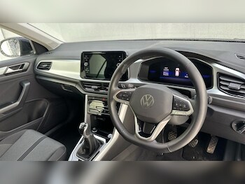 Used Volkswagen T-Roc 2025 for sale - 77532730: Photo