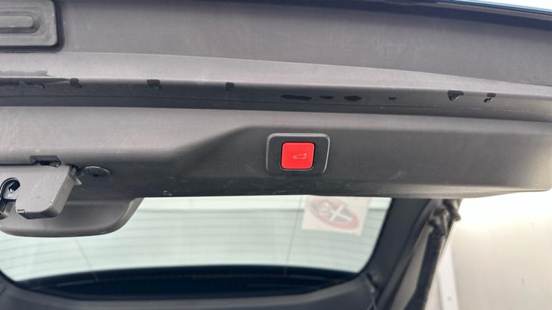 Used Peugeot E-3008 2024 for sale - 77186901: Photo 51