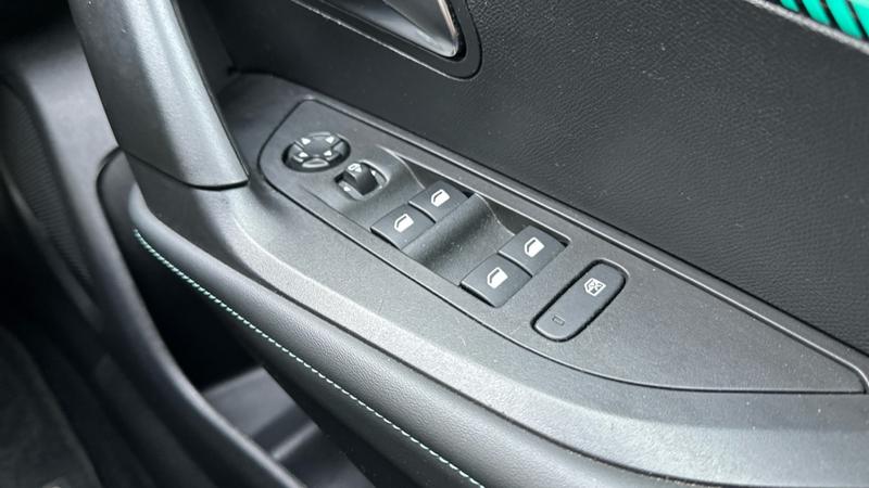 Used Peugeot 2008 2023 for sale - 77959200: Photo 71