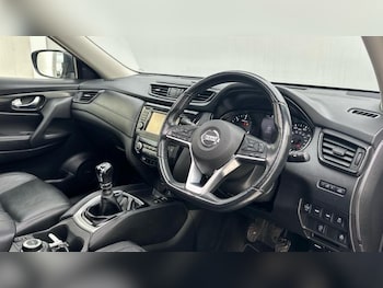 Used Nissan X-Trail 2017 for sale - 79548744: Photo