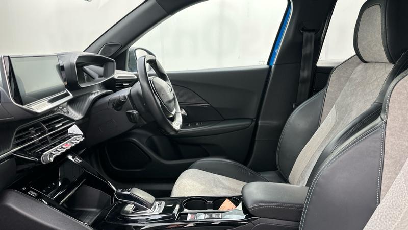 Used Peugeot E-2008 2021 for sale - 76312579: Photo 23