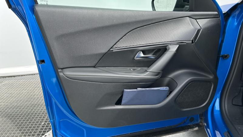 Used Peugeot E-2008 2021 for sale - 76312579: Photo 25