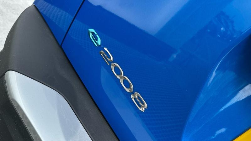 Used Peugeot E-2008 2021 for sale - 76312579: Photo 26