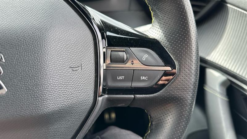 Used Peugeot E-2008 2021 for sale - 76312579: Photo 43