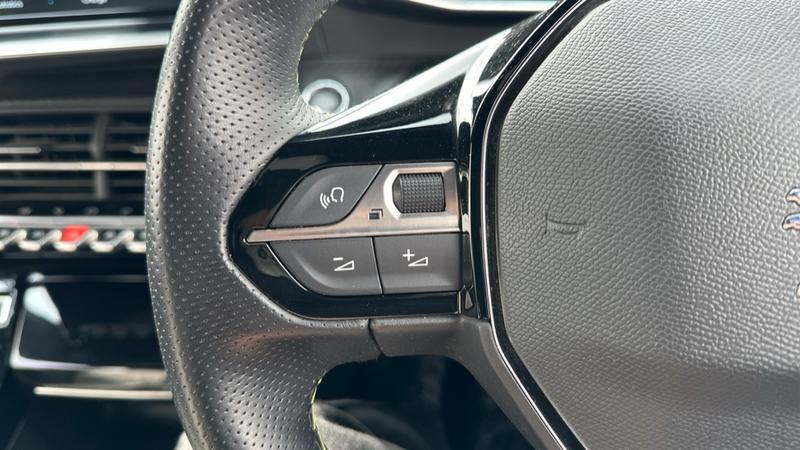 Used Peugeot E-2008 2021 for sale - 76312579: Photo 44