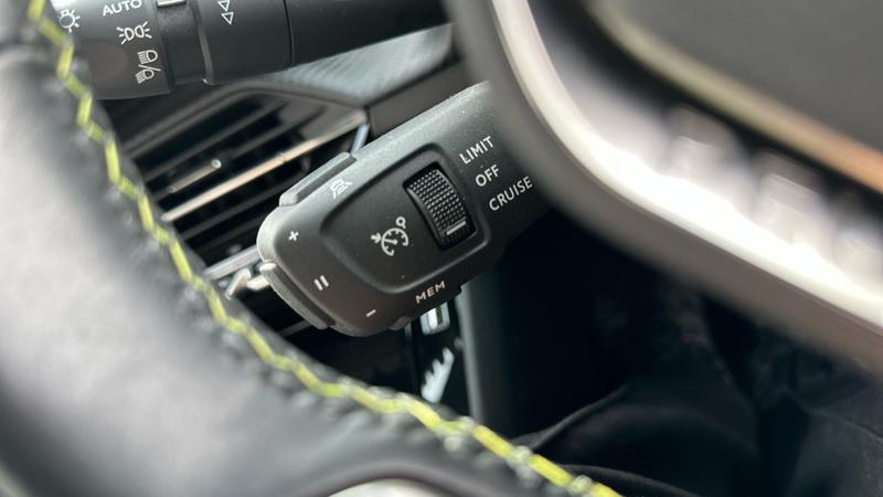 Used Peugeot E-2008 2021 for sale - 76312579: Photo 45